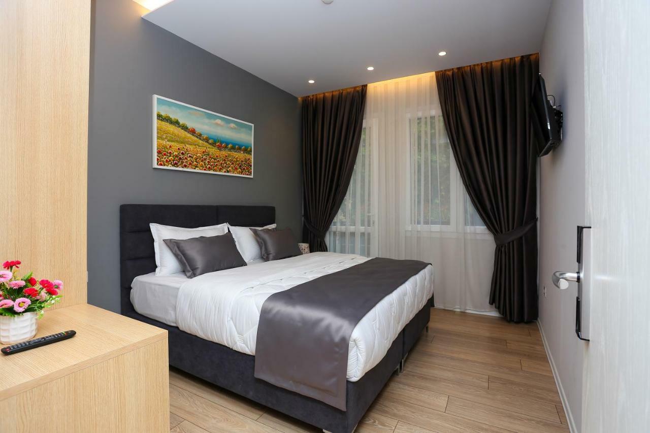 Emerald Boutique Hotel Tirana Exterior foto