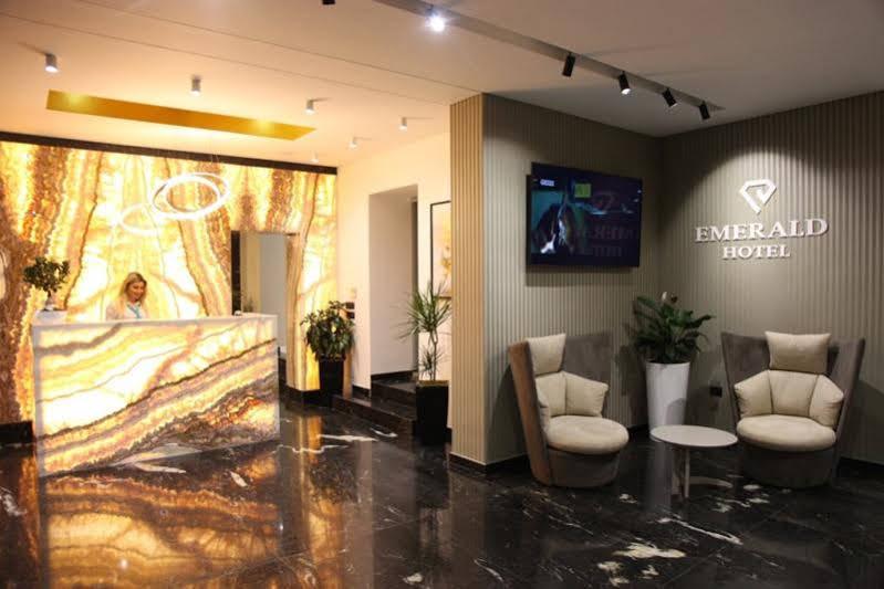 Emerald Boutique Hotel Tirana Exterior foto
